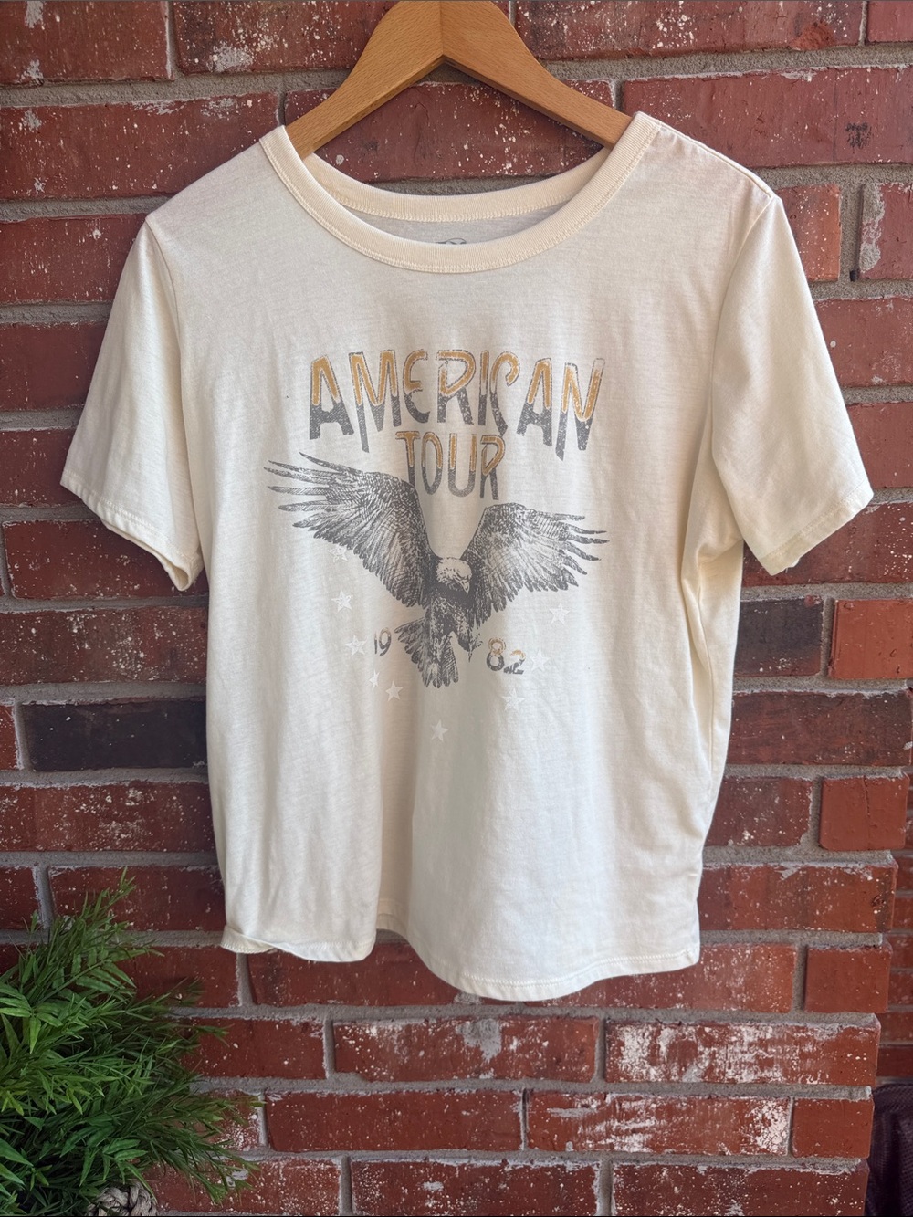 Cream Graphic 'American Tour' Short Sleeve Tee - Women